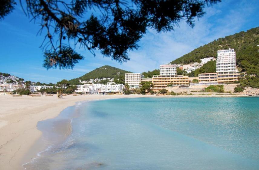 Apartamentos Ses Veles Cala Llonga  Extérieur photo