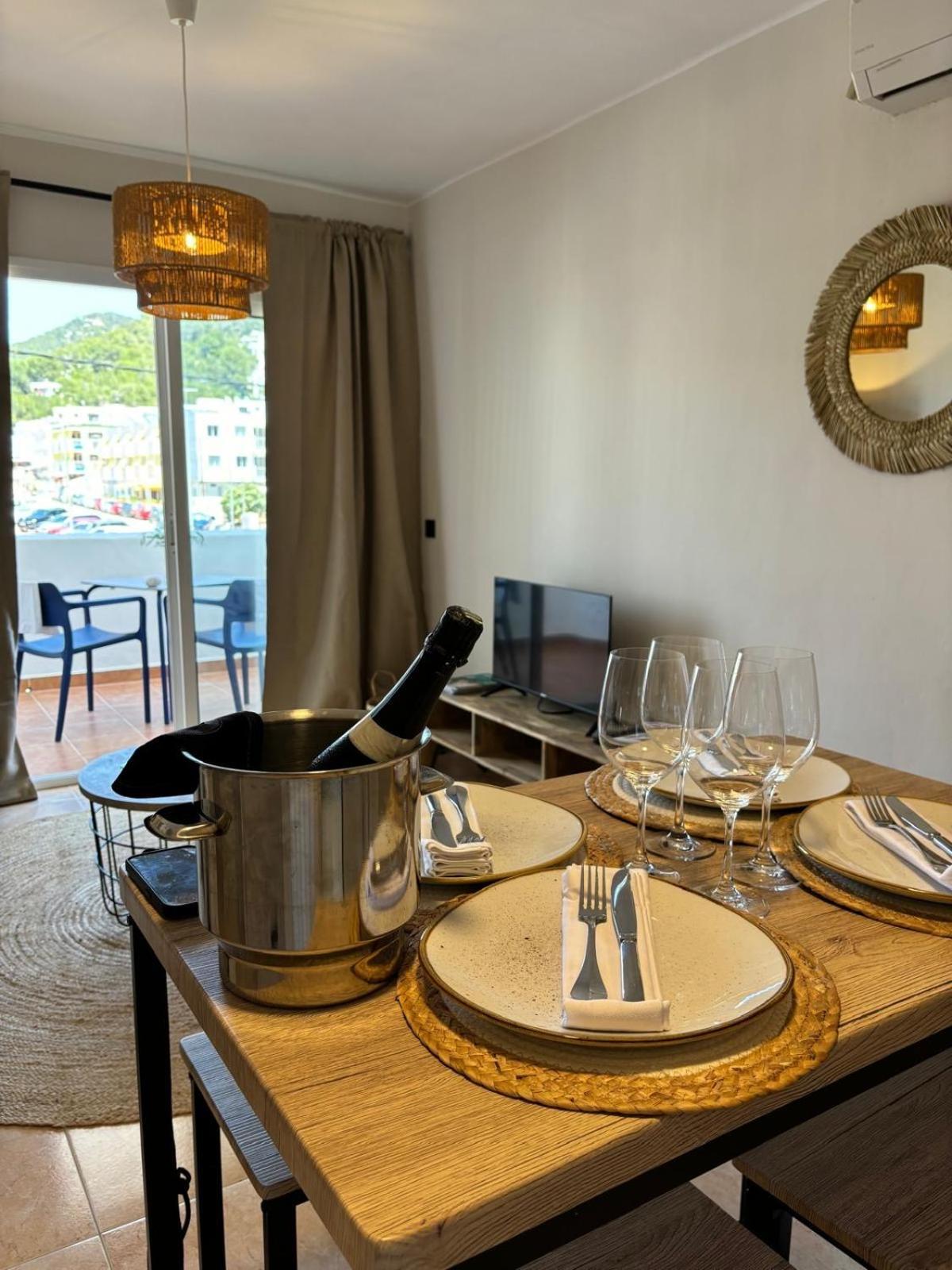 Apartamentos Ses Veles Cala Llonga  Chambre photo