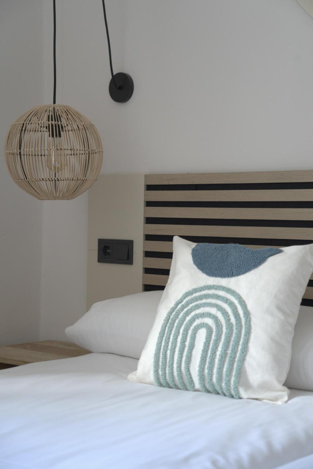 Apartamentos Ses Veles Cala Llonga  Extérieur photo
