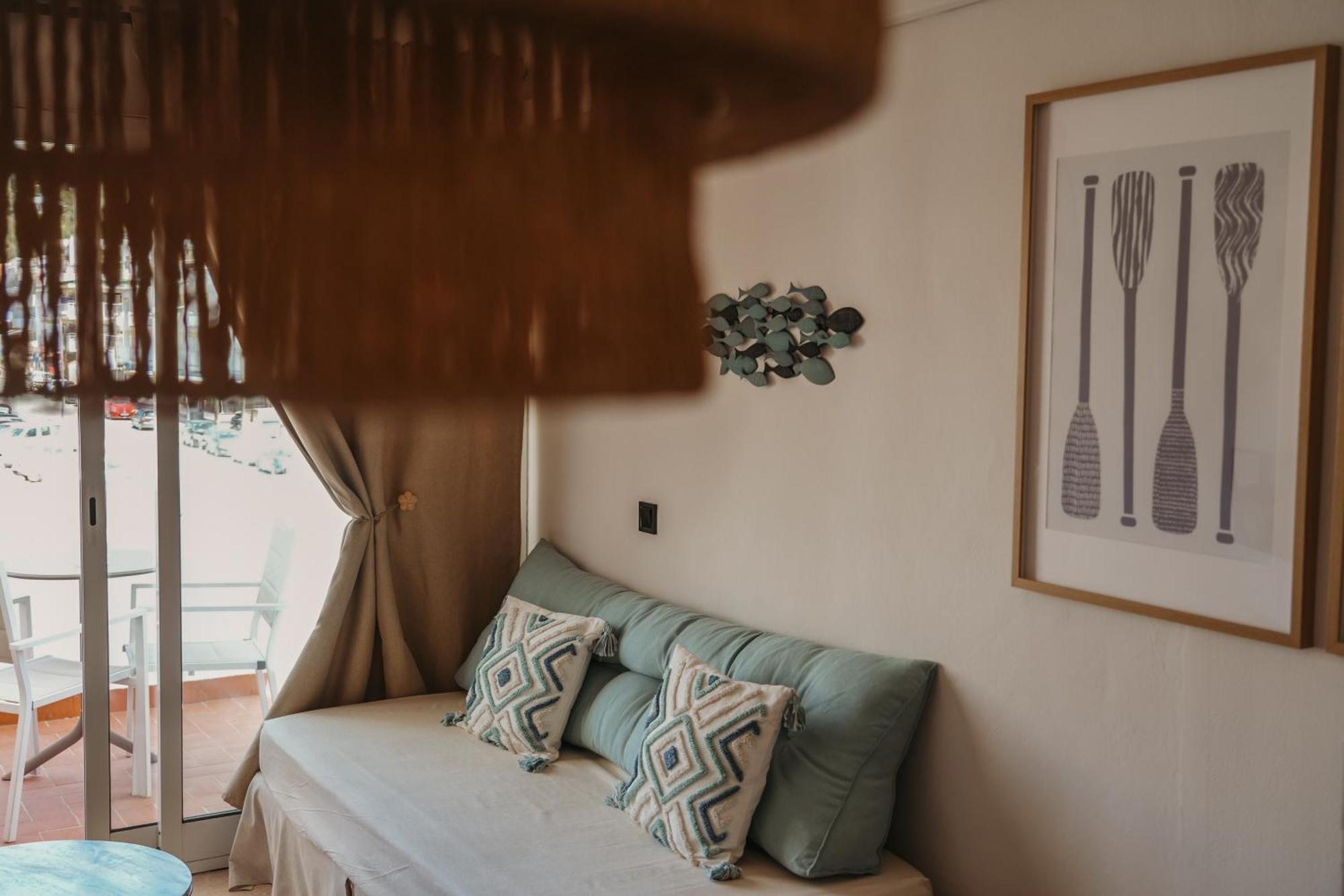 Apartamentos Ses Veles Cala Llonga  Extérieur photo