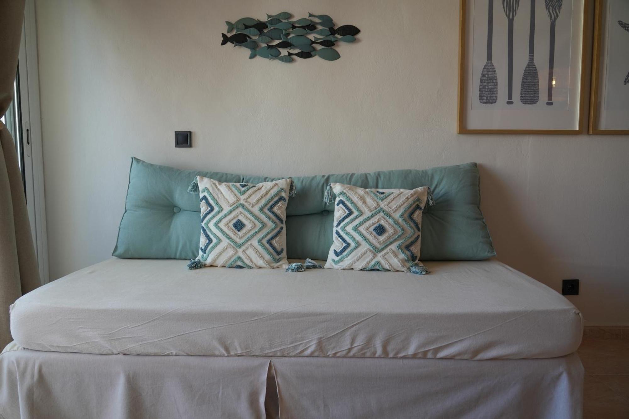 Apartamentos Ses Veles Cala Llonga  Extérieur photo