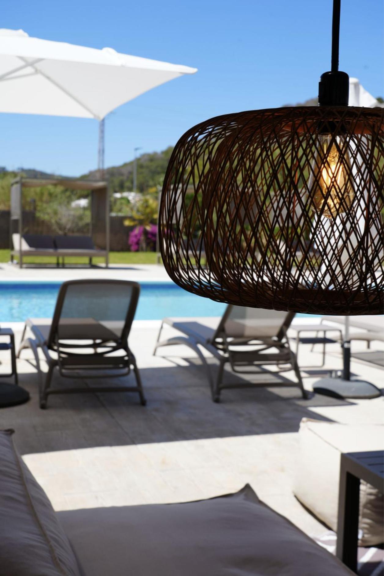 Apartamentos Ses Veles Cala Llonga  Extérieur photo