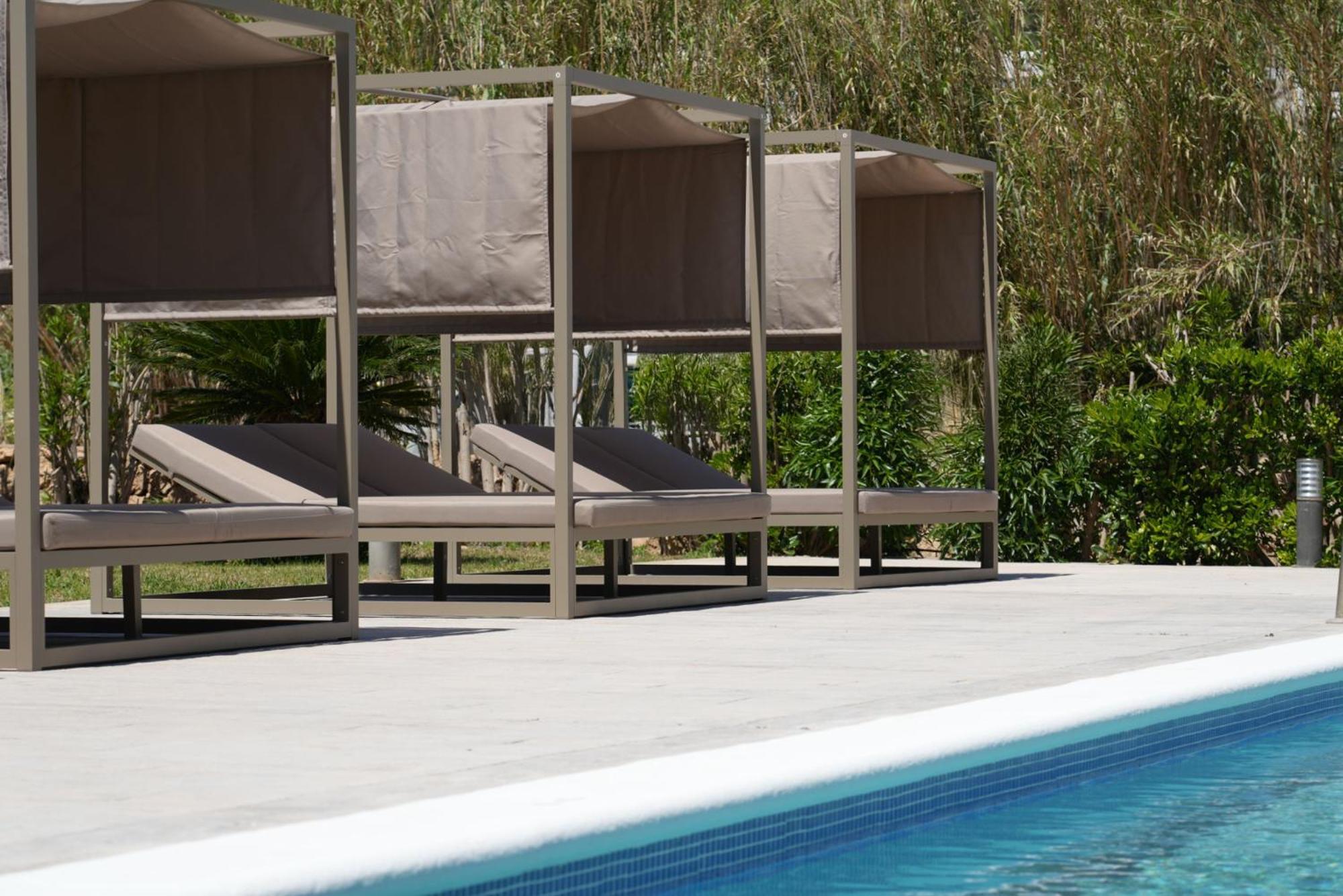 Apartamentos Ses Veles Cala Llonga  Extérieur photo