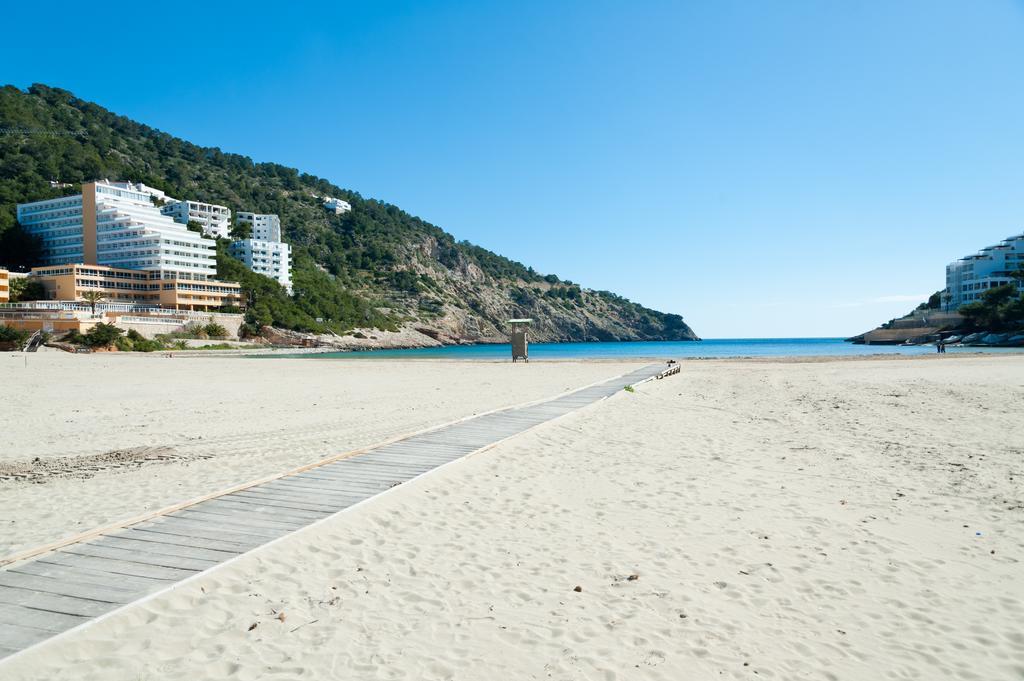 Apartamentos Ses Veles Cala Llonga  Extérieur photo