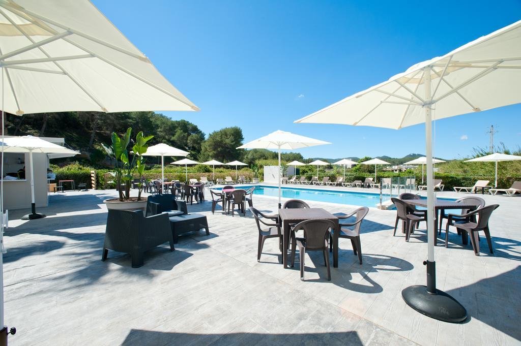 Apartamentos Ses Veles Cala Llonga  Extérieur photo