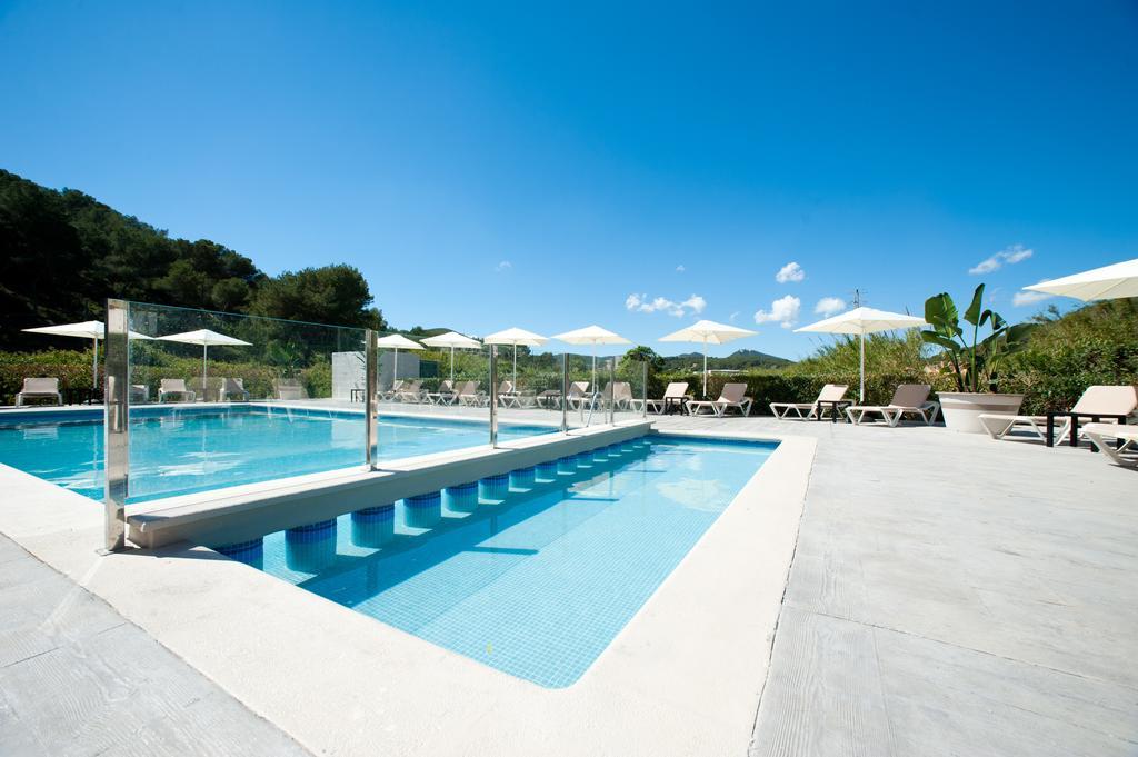 Apartamentos Ses Veles Cala Llonga  Extérieur photo
