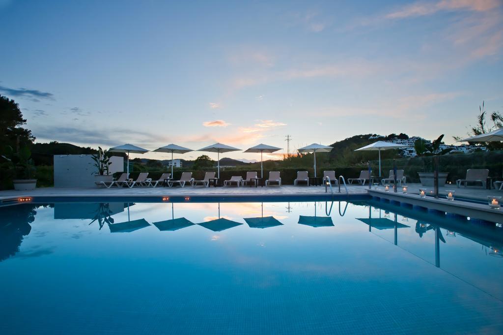 Apartamentos Ses Veles Cala Llonga  Extérieur photo
